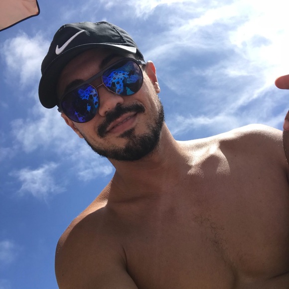 Meet your Posher, Peter - Picture 1 of 1